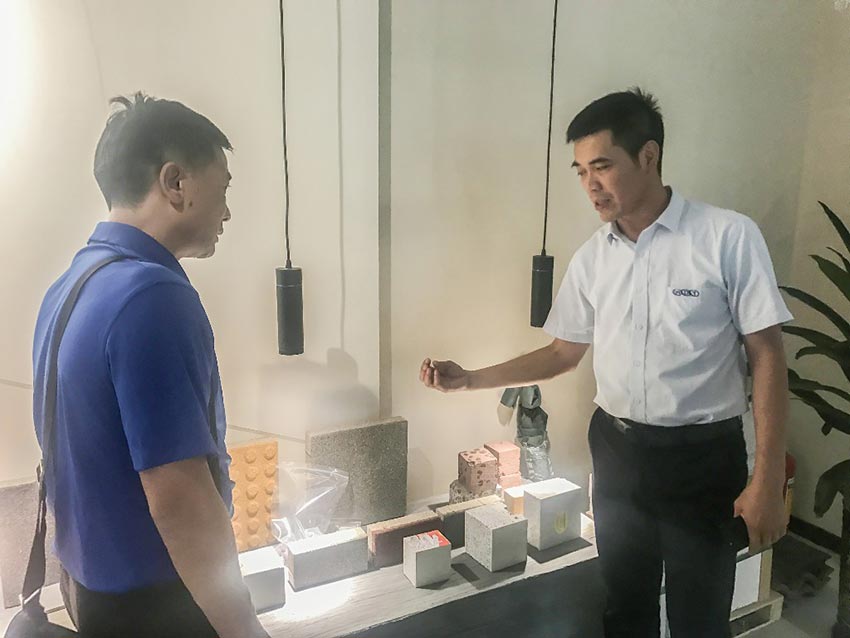  国家“固废资源化”重点专项专家组莅临榴莲AV舒服黄浏览合作开展环保项目工作